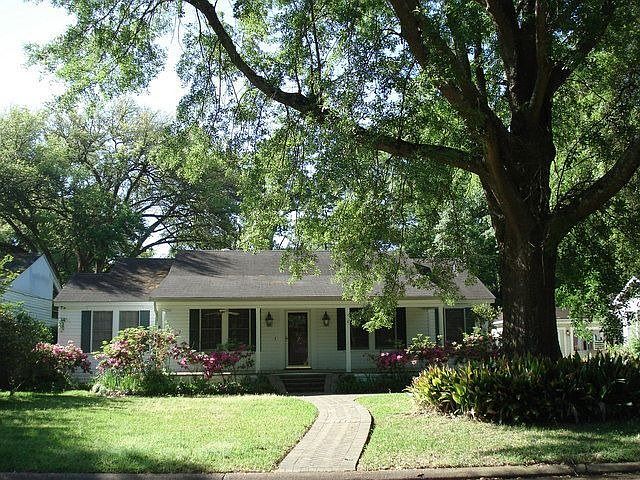 2nd image of 2531 Avenue C