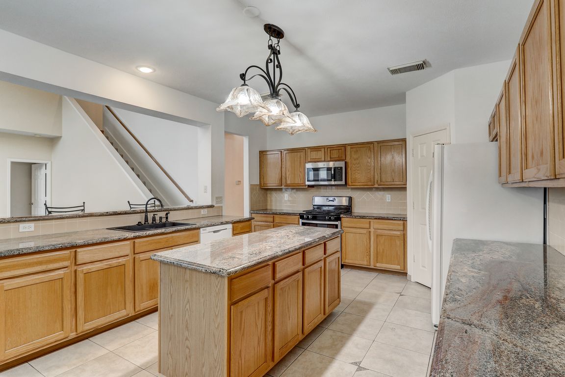 10127 White Oak Trail Ln, Houston, TX 77064 MLS 11317031 Zillow