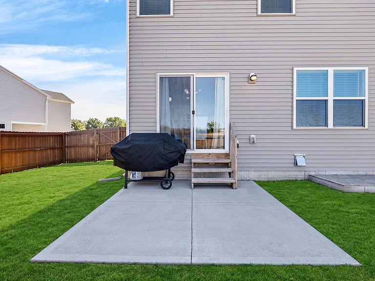 9438 Reynolds St — Photo 19