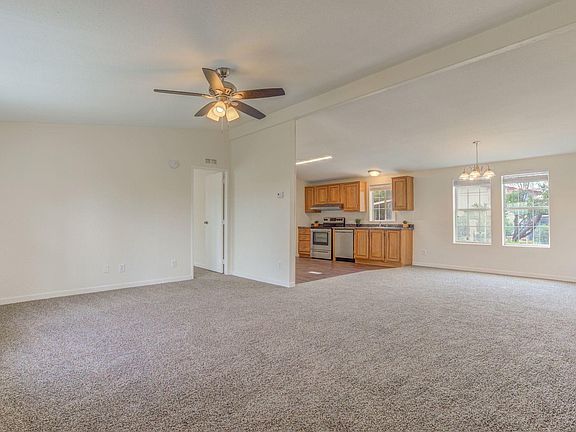 5th image of 820 N Deer Creek Dr
