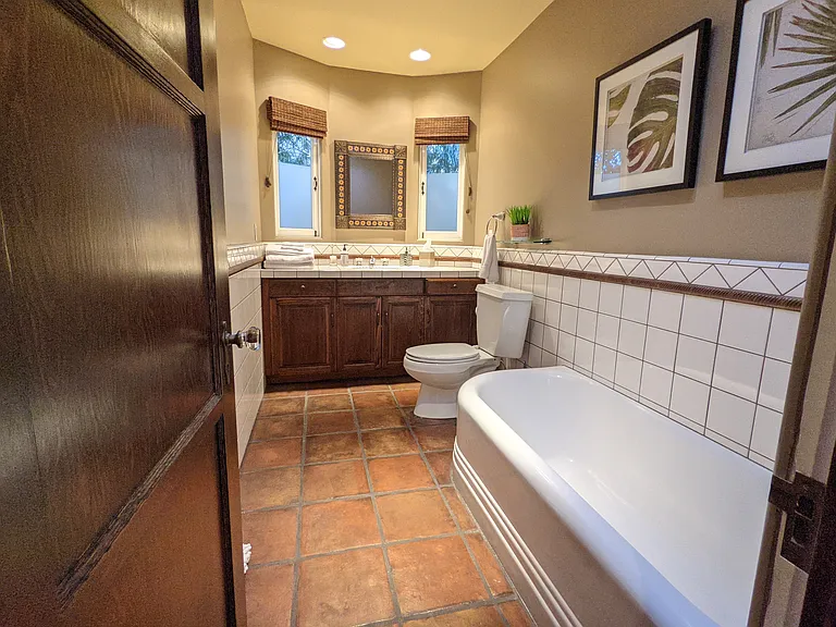 Oak Glen Dr — Photo 8