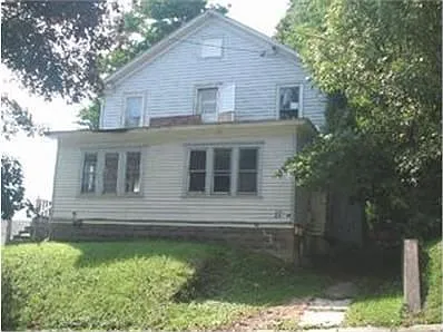 11 N Dow St photo 1