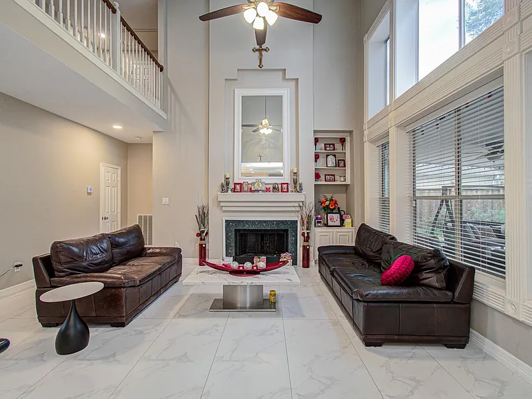 12427 Shadycrest Dr — Photo 7
