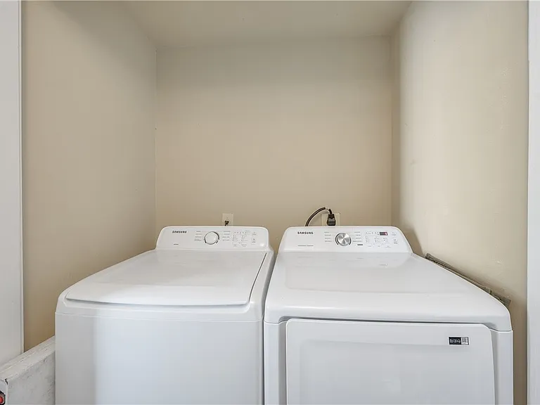 114 Lynn Dr — Photo 21