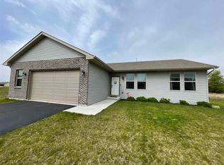 15520 Walnut Ln, South Beloit, IL 61080