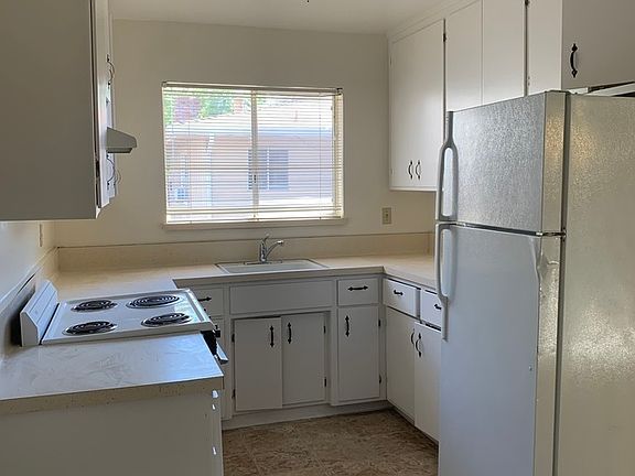 3rd image of 1339 Junipero Ave