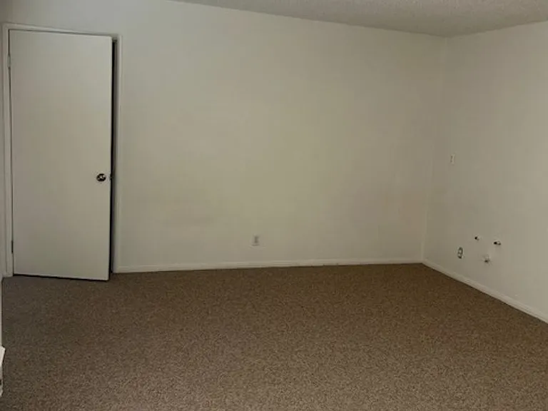267 W Amar St — Photo 13