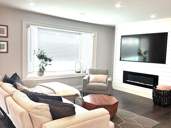 3rd image of 6062 Paddle Rd