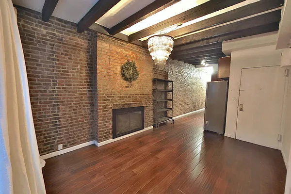 Rented by Green Leaf Management, LLC | media 15