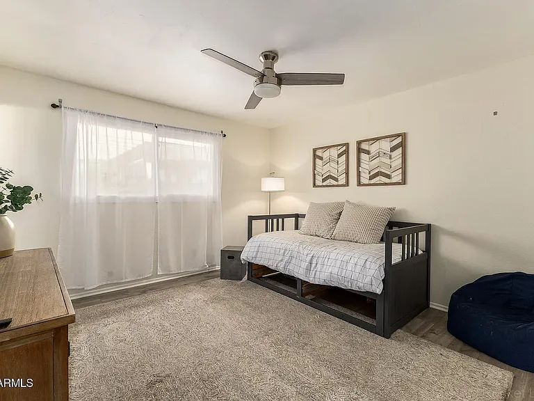 413 E Ellis Dr — Photo 21