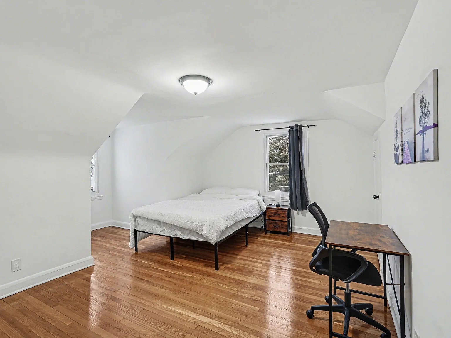 4 bed, 3.0 bath, 3281 sqft, $866 — Photo 2