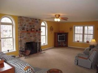 150 Turkey Rd, Kempton, PA 19529