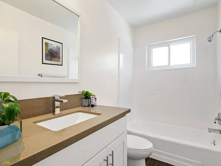 Barrington Avenue Apartment Homes — Photo 22