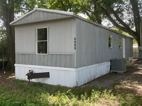 4423 Stillman St, Zephyrhills, FL 33542