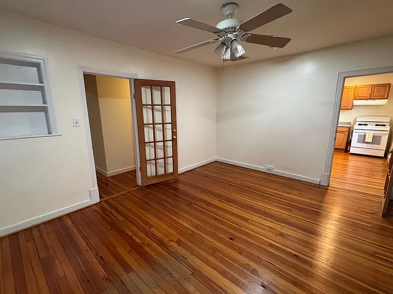 1421 Sulphur Spring Rd — Photo 2