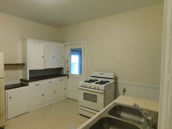 4th image of 35 Hubbard Ave #1