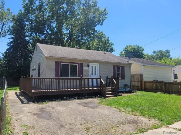 1396 Proper Ave, Burton, MI 48529