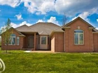 6638 Glenbrooke Dr, Shelby Township, MI