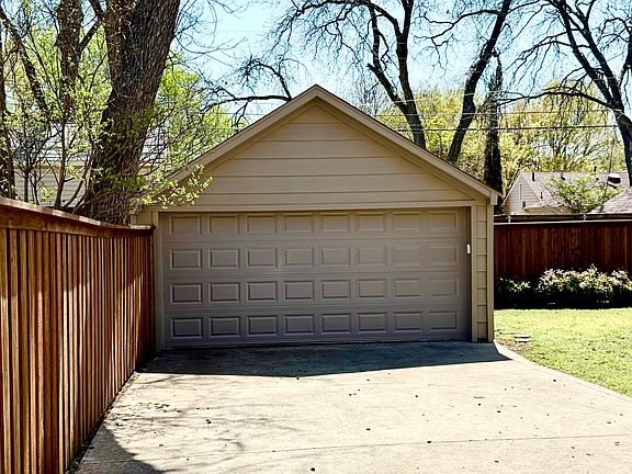 3rd image of 3917 El Campo Ave