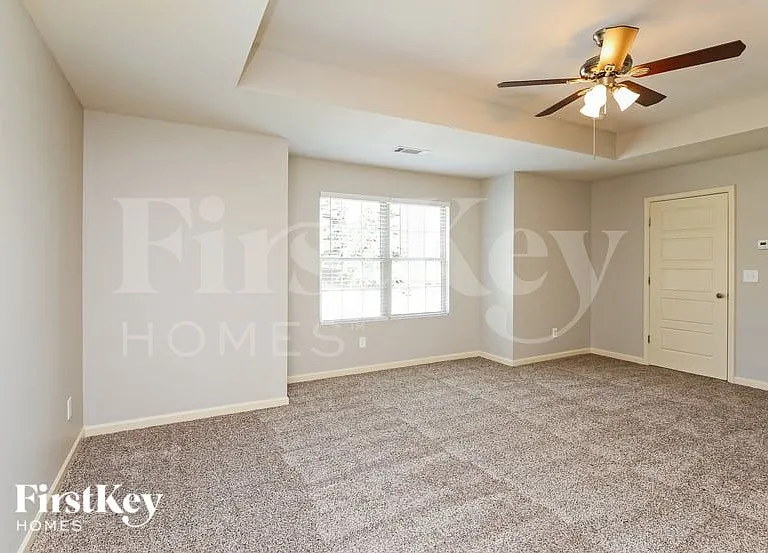 835 Sassafras Ln — Photo 9