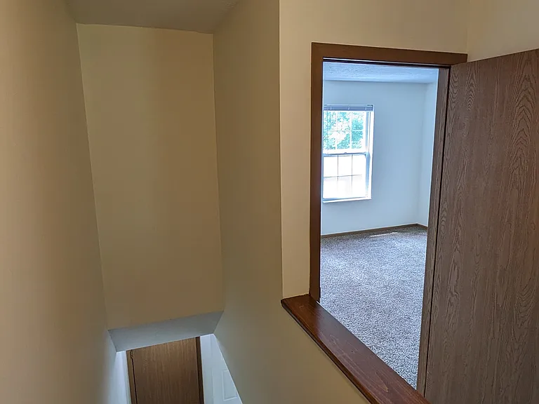 113 Taylor Ave — Photo 5