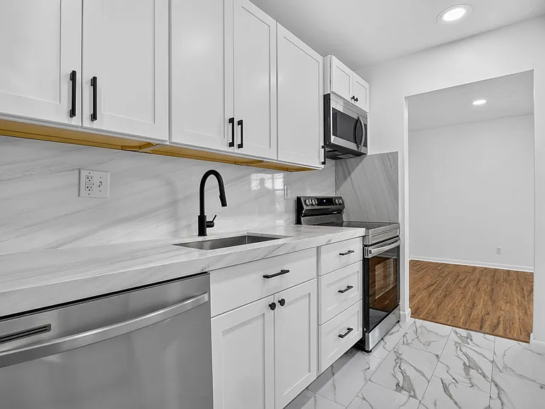 298 SW 6th St #204 — Photo 12