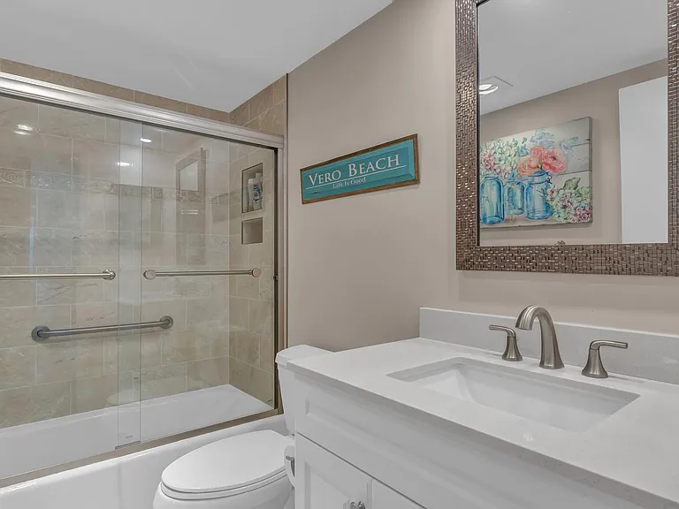 4049 Ocean Dr #201 — Photo 8