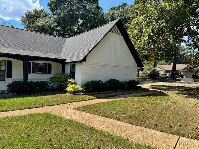 2300 Aster Way — Photo 2