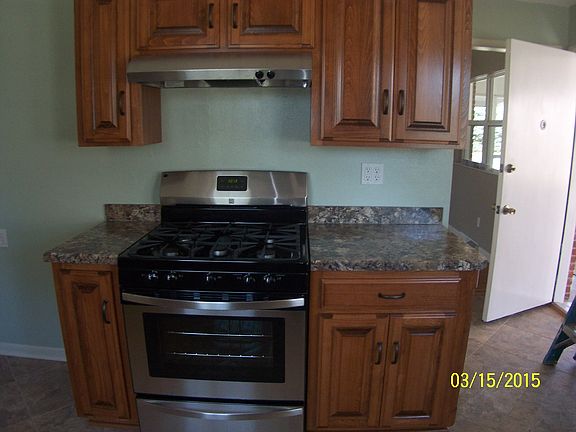 Tobys Cabinets/gas stove