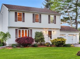 3 Poppy Hill Dr, Johnston, RI 02919