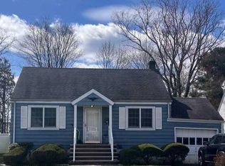 28 Mandeville St, Pompton Lakes, NJ 07442