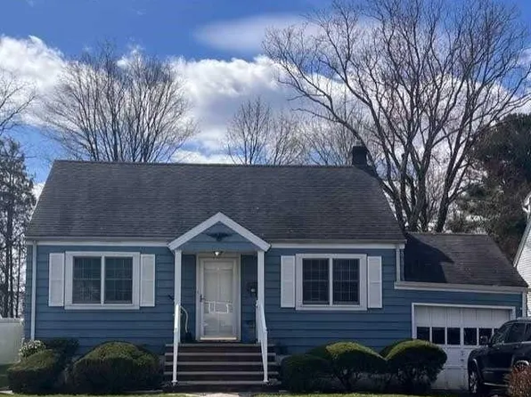 28 Mandeville St, Pompton Lakes, NJ 07442
