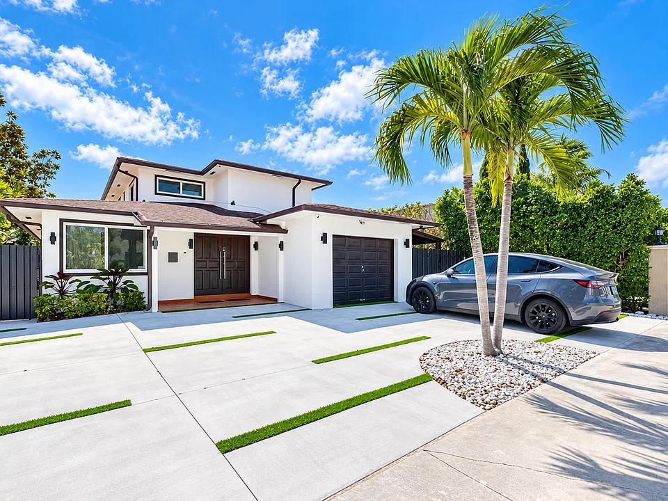 2430 SW 22nd Ter