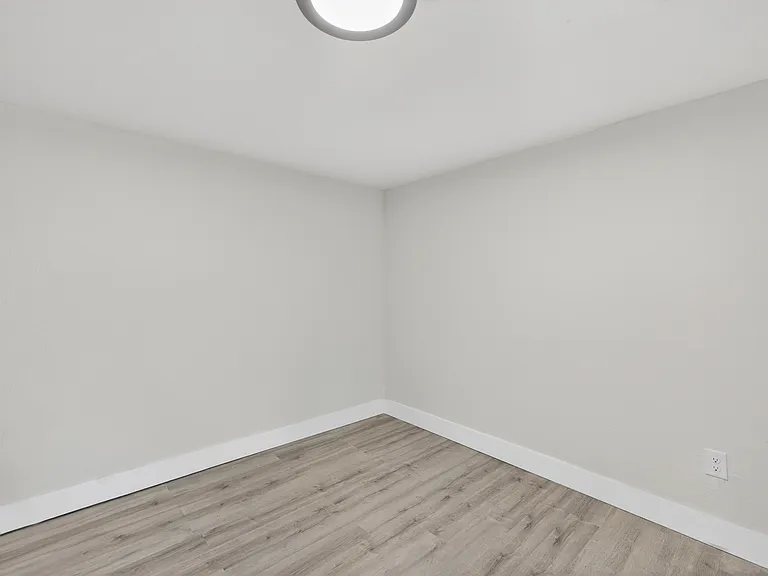 810 Smith Ave — Photo 11