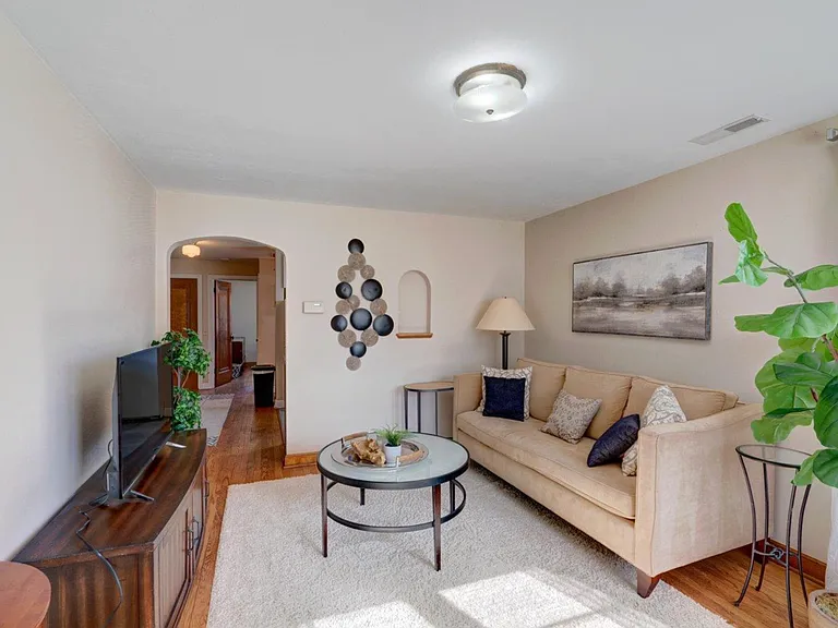 2632 Stevens St — Photo 4