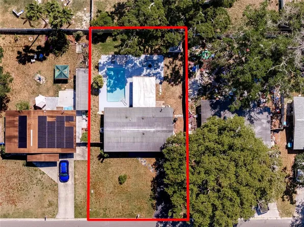 8829 93rd St, Seminole, FL 33777