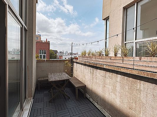 3rd image of 158 Manhattan Ave APT 4A