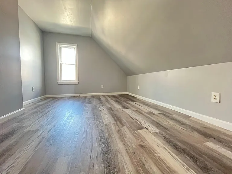 745 Union St — Photo 6