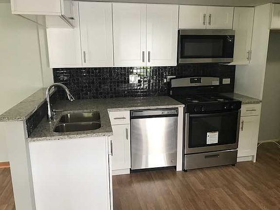 2nd image of 15633 Erin Ln