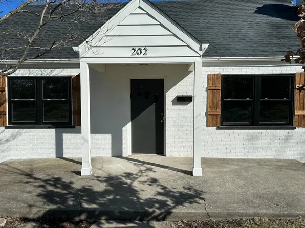 202 E Crest Dr, Cincinnati, OH 45215