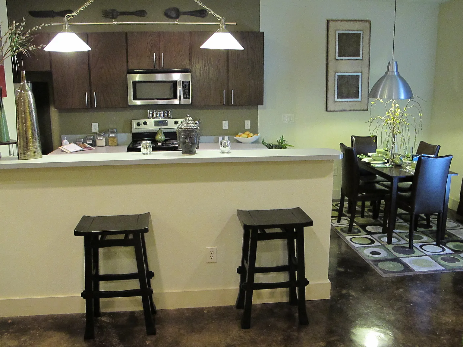 1 bed, 882 sqft, $675 — Photo 2
