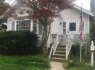 217 Smith St, Merrick, NY 11566