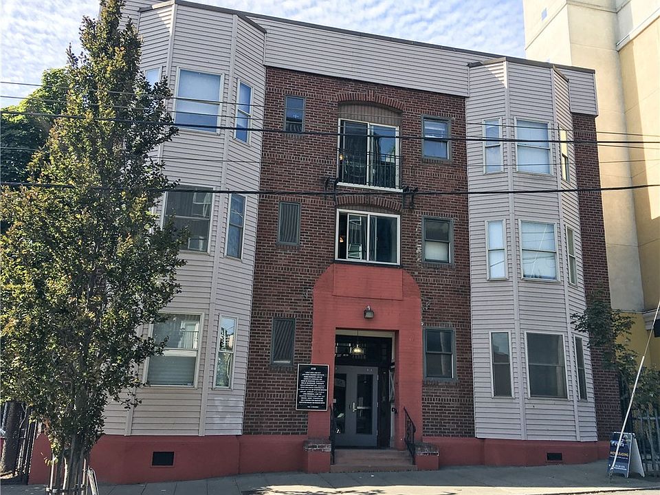 1st image of 419 Queen Anne Ave N