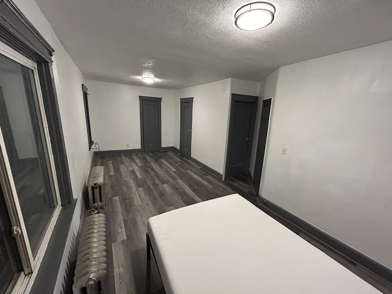 6 bed, 4500 sqft, $4,650 — Photo 2