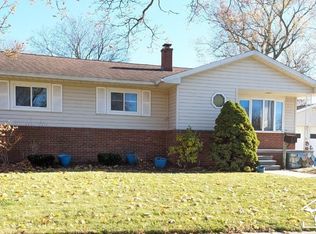 1334 Maple Blvd, Monroe, MI 48162