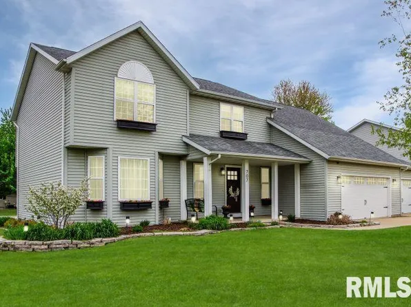 707 Taylor Dr, Chillicothe, IL 61523