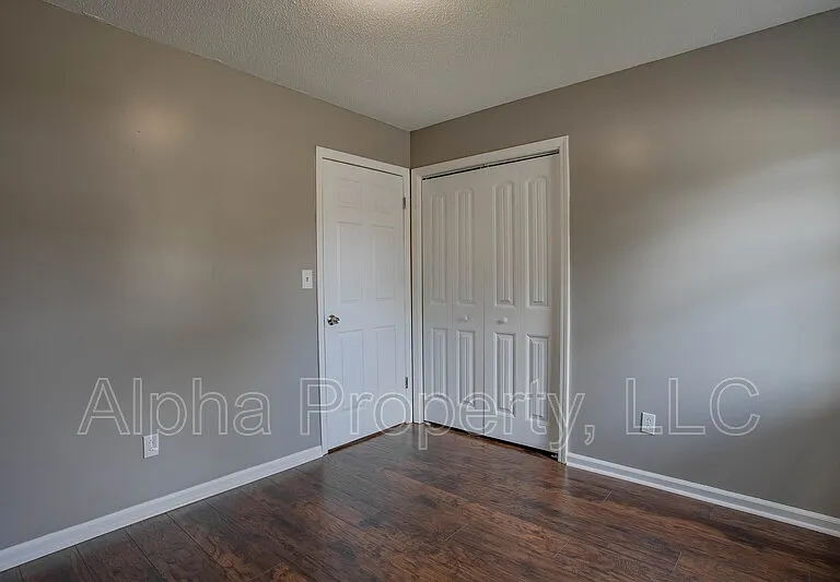 210 Carter St — Photo 9