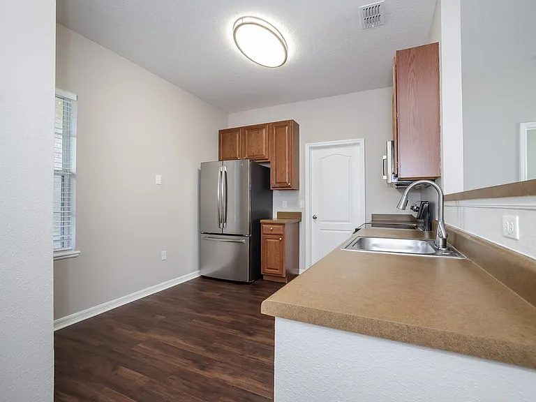 2220 Paria Ln — Photo 7
