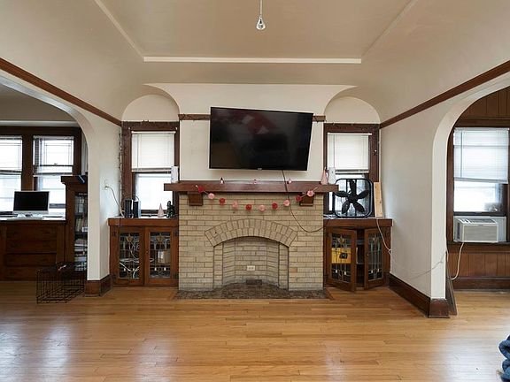 2nd image of 5728 W Wisconsin Ave #5728