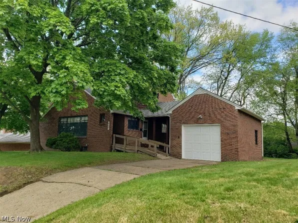 917 21st St NE, Canton, OH 44714